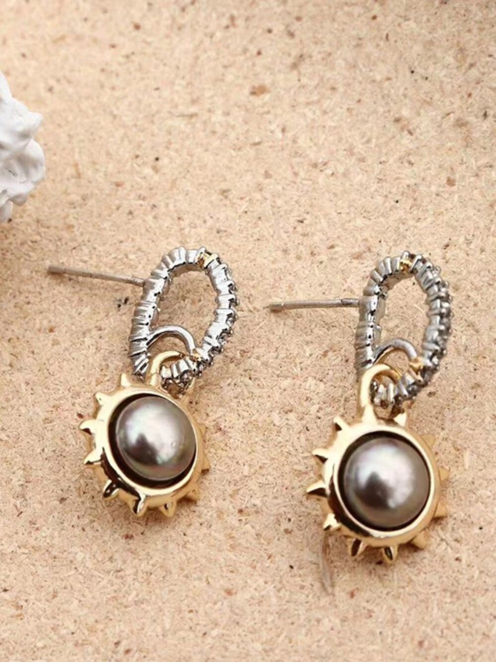 Alexis Bittar Sunflower Stud Earrings - Picture 4 of 5